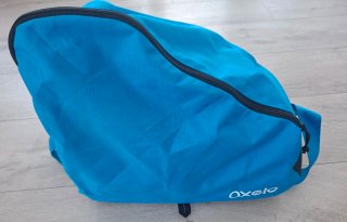 Patines Oxelo, protecciones y bolsa.
