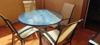 Mesa redonda cristal y 4 sillas jardín