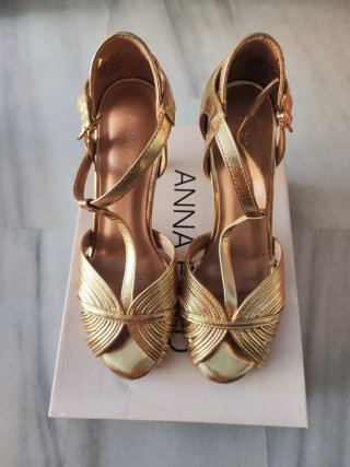 Tacones dorados Anna Field talla 36
