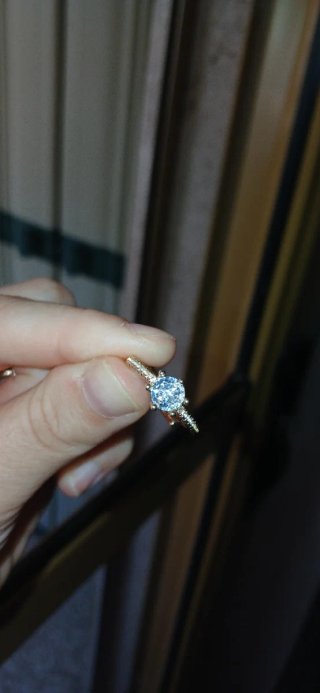 Anello oro 18k con diamante