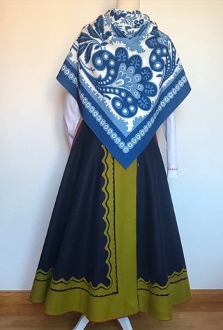 Traje regional mujer en perfecto estado