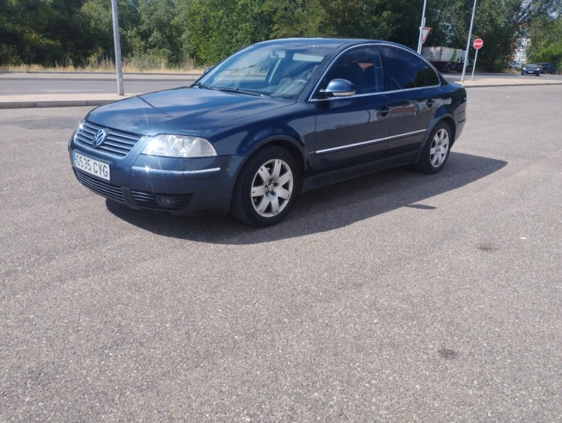 Volkswagen Passat 2004 - foto 1