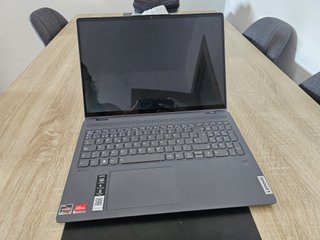 Portátil Lenovo 2 en 1 16GB RAM 512GB SSD