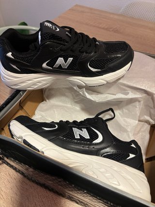 New Balance 530 Zapatillas Negras y Blancas