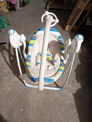 Mecedora para bebé con música y luces