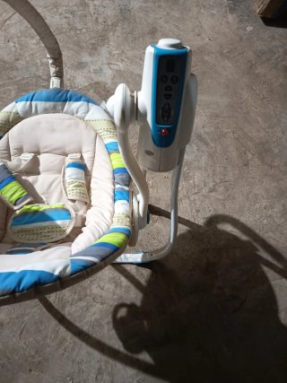 Mecedora para bebé con música y luces
