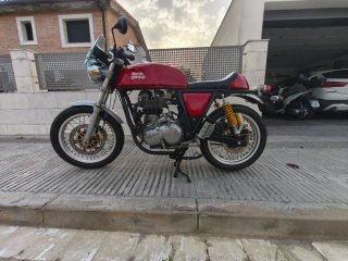 Royal Enfield Continental GT - Roja