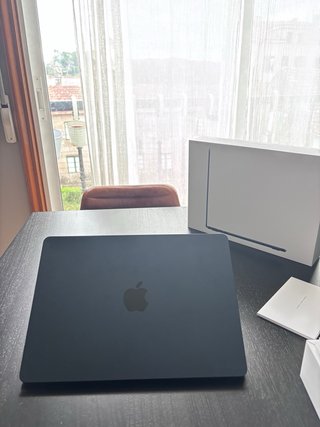 MacBook Air M2 13" Medianoche