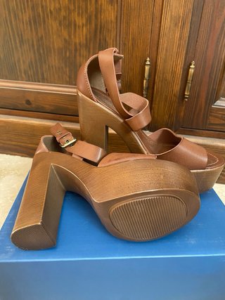 Zapatos de tacón de piel marrón Talla 36
