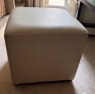 Tavolo da centro con 4 pouf