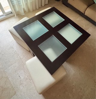 Tavolo da centro con 4 pouf