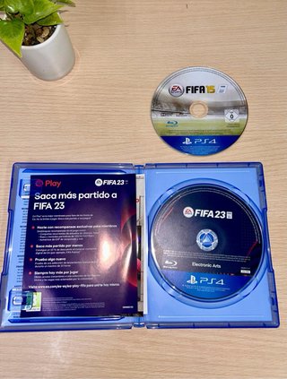 Consola PS4 + 2 Mandos + 2 juegos