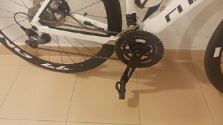 Bicicleta de gravel/carretera eléctrica CUBE blanc