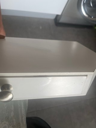 Mobile bianco con cassetti