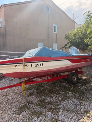 Embarcación de recreo de 4,30 m con motor 70CV