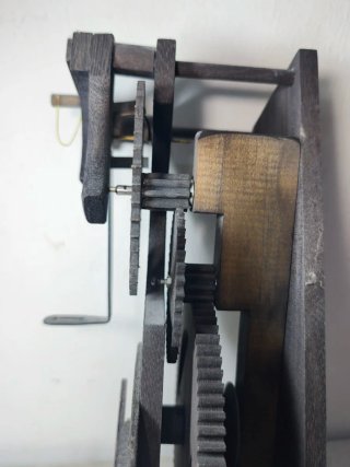 Reloj de pared antiguo volatín