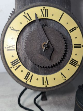 Reloj de pared antiguo volatín