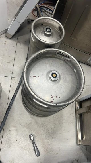 2 NEVERAS+MAQUINAS DE CERVEZA