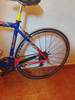 Bicicleta carretera ( BH OQUINA  557 )