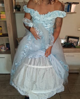 Vestido divino de fiesta con flores 55€sin cam cam