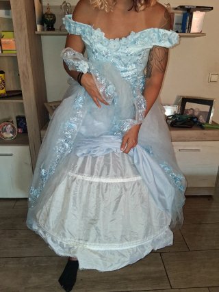 Vestido divino de fiesta con flores 55€sin cam cam