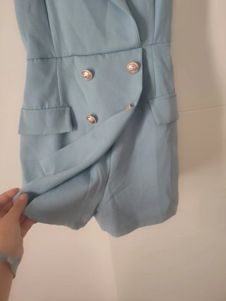 Mono azul estilo blazer sin mangas