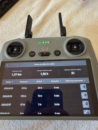 Dron DJI Mini 4 Pro + Mando RC 2