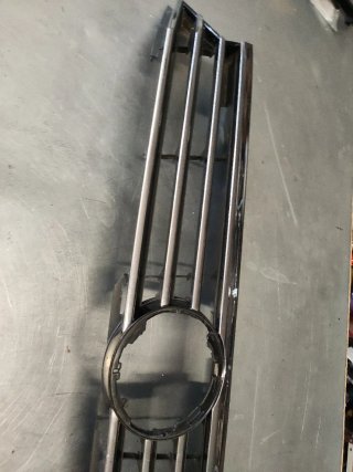 CALANDRA DELANTERA CENTRAL VW PASSAT B7 CROM