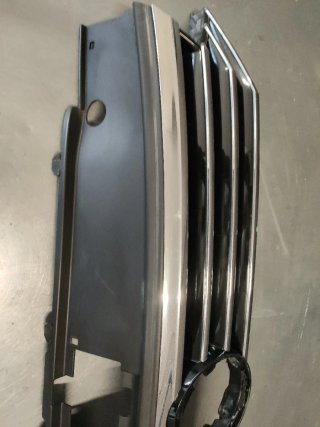 CALANDRA DELANTERA CENTRAL VW PASSAT B7 CROM