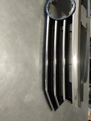 CALANDRA DELANTERA CENTRAL VW PASSAT B7 CROM
