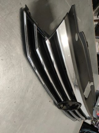 CALANDRA DELANTERA CENTRAL VW PASSAT B7 CROM