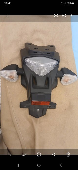Guardabarros Trasero Moto con Luces