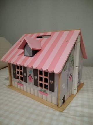 Casa de muñecas de madera tipo maletín