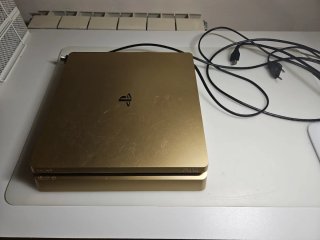 PS4 (PlayStation 4) Gold