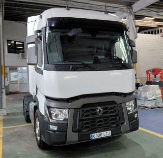 Camión Renault Blanco