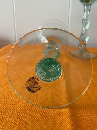 Copas de vidrio reciclado hechas a mano