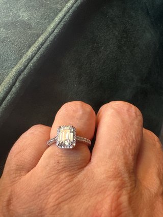Anillo y pendientes moissanita