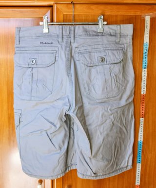 Bermudas color beige/gris marca Bershka