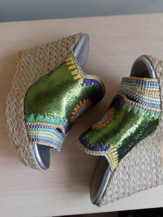 Sandalias cuña multicolor talla 37