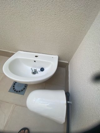 Lavabo de baño sin usar