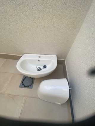 Lavabo de baño sin usar