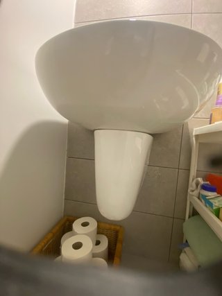 Lavabo de baño sin usar