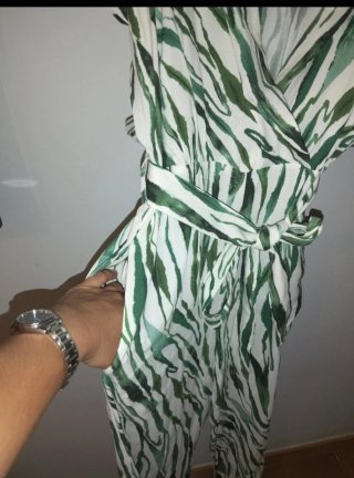 Mono Mango Verde y Blanco Talla M