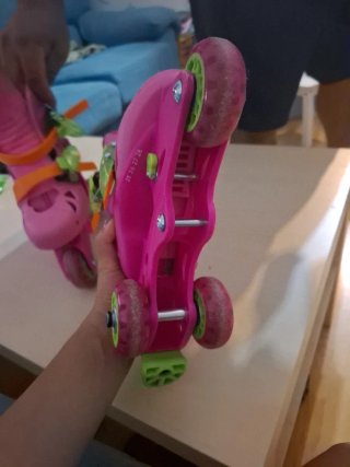2 patines niña Talla 26-28 Oxelo y juguetos