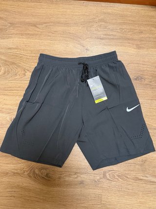 Conjunto deportivo gris verano