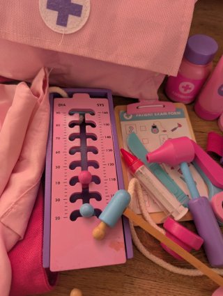 Maletín doctora juguete rosa
