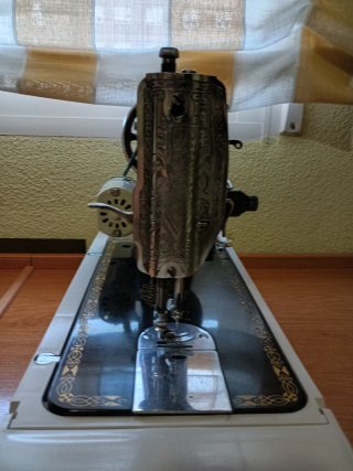 Máquina de coser Sigma años 60. Adaptado motor.