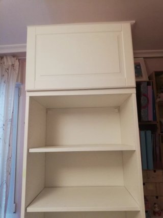 Scaffale Ikea BESTA con soppalco e porte