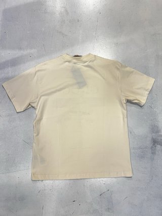 Camiseta Gucci Beige con Estampado de Hongos