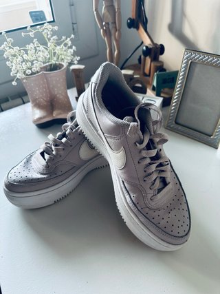 Bambas Nike Beige Mujer